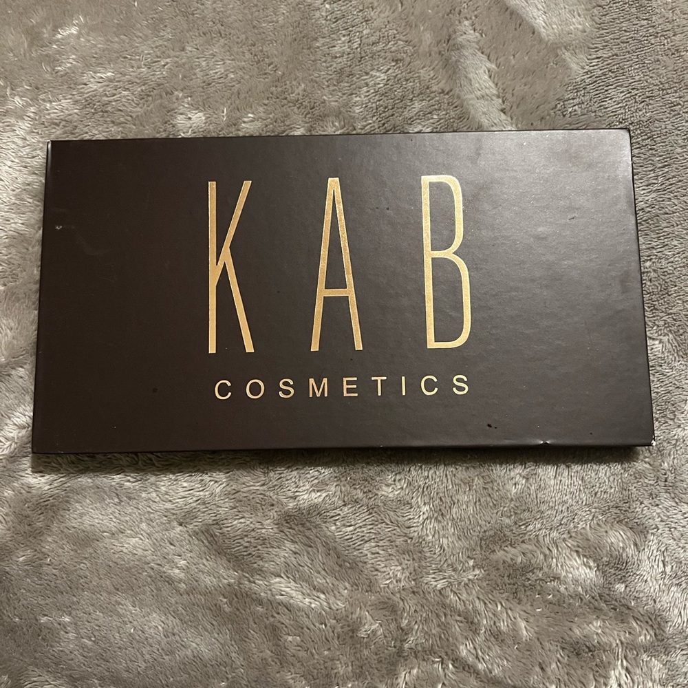 New KAB Cosmetics Contour Palette